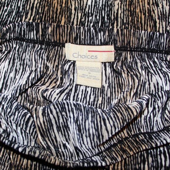 Patterned Skirt - Picture 4 of 7